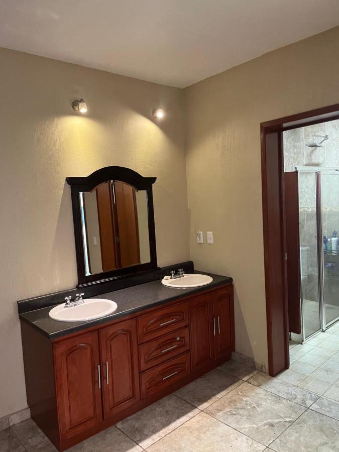 فيلا Hacienda Antigua Tlaquepaque 2Br 2Ba 300Mbps Int غوادالاجارا المظهر الخارجي الصورة
